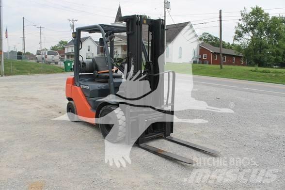 Toyota 8FGU25 Diesel Stapler