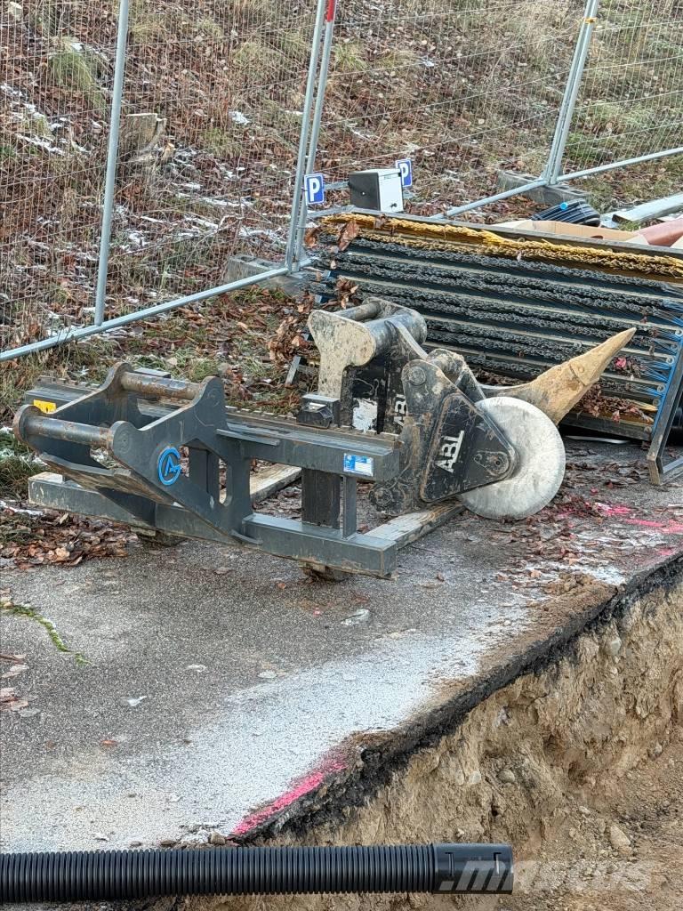 CAT M318 Mobilbagger