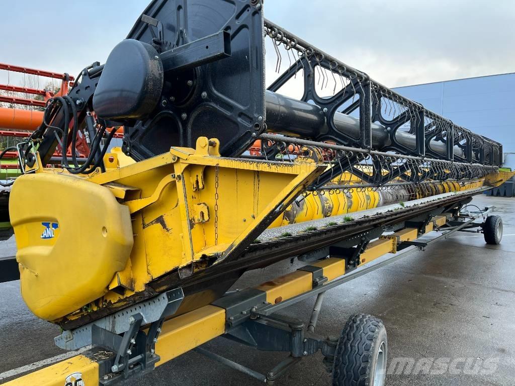 New Holland CR 9.90 Mähdrescher