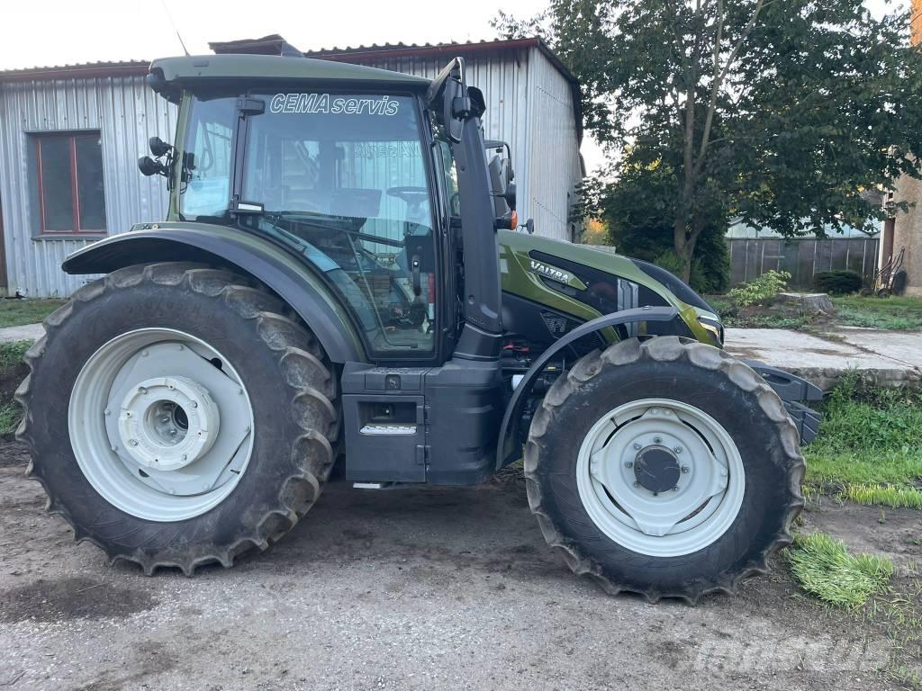 Valtra G 135 Traktoren