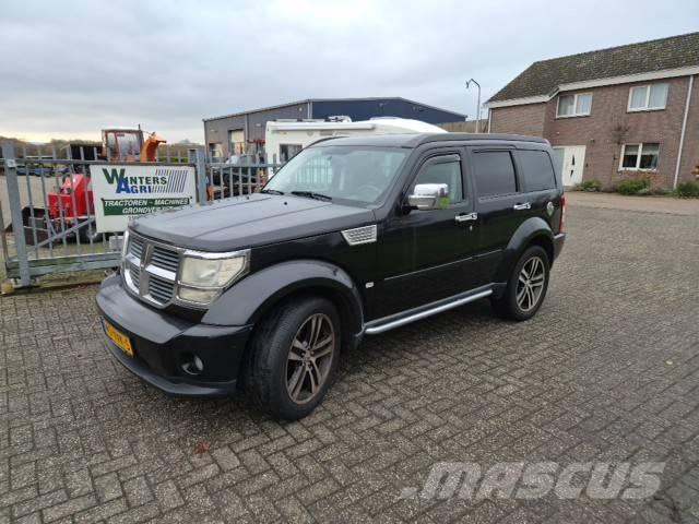 Dodge Nitro PKWs