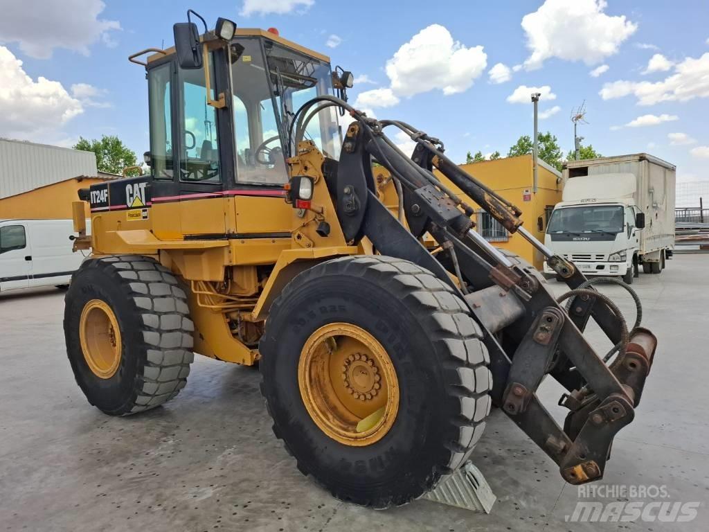CAT IT 24 F Radlader