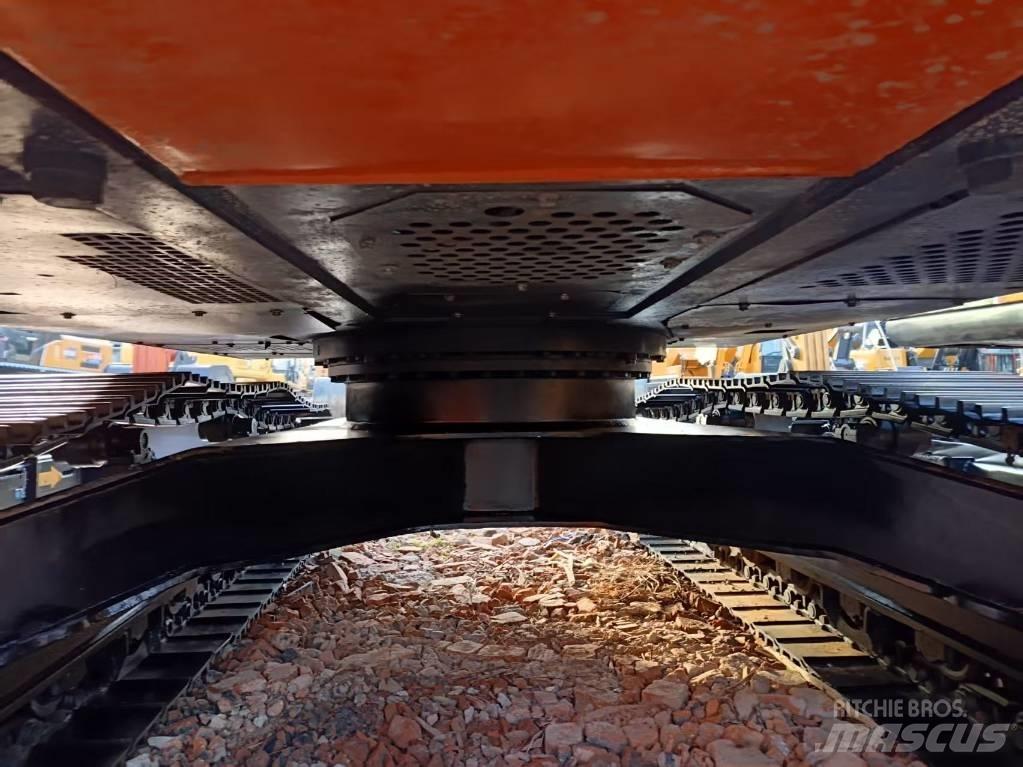 Hitachi ZX210LC Raupenbagger