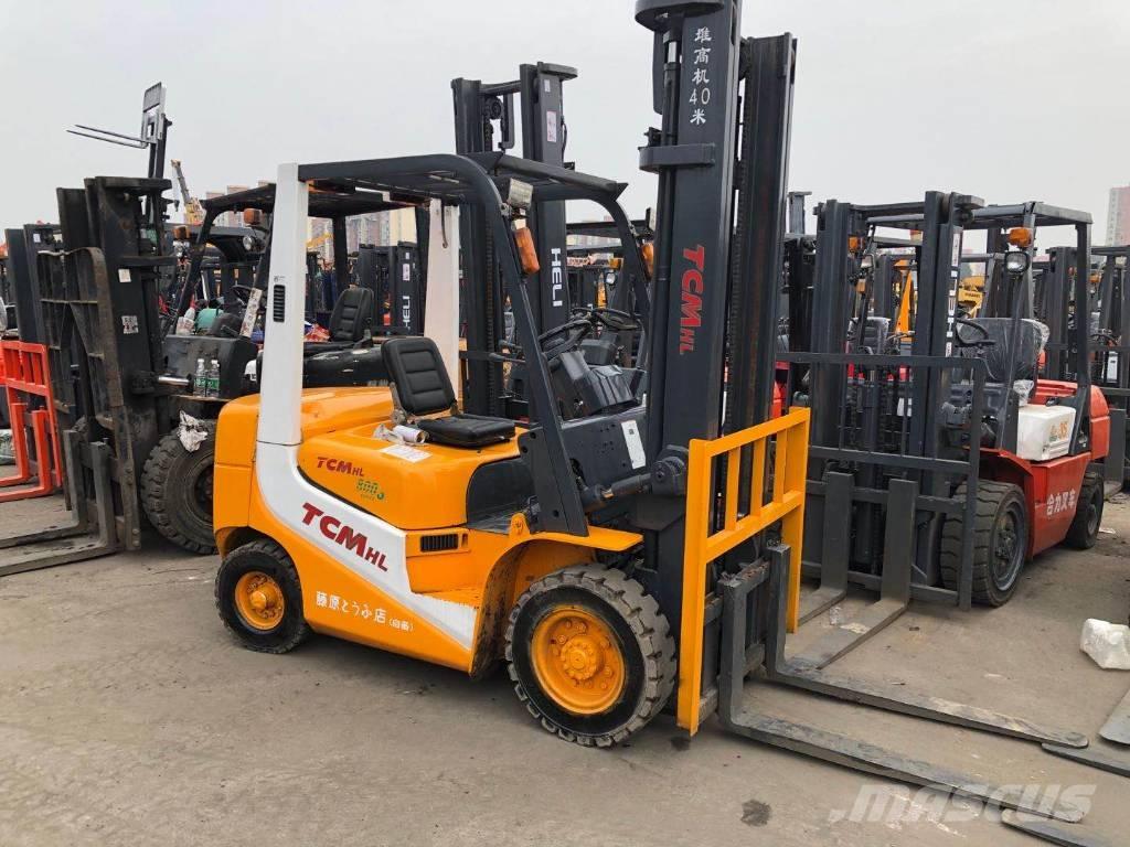 TCM FD30 Diesel Stapler