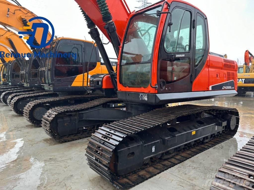 Doosan DX 225 LC-9C Raupenbagger
