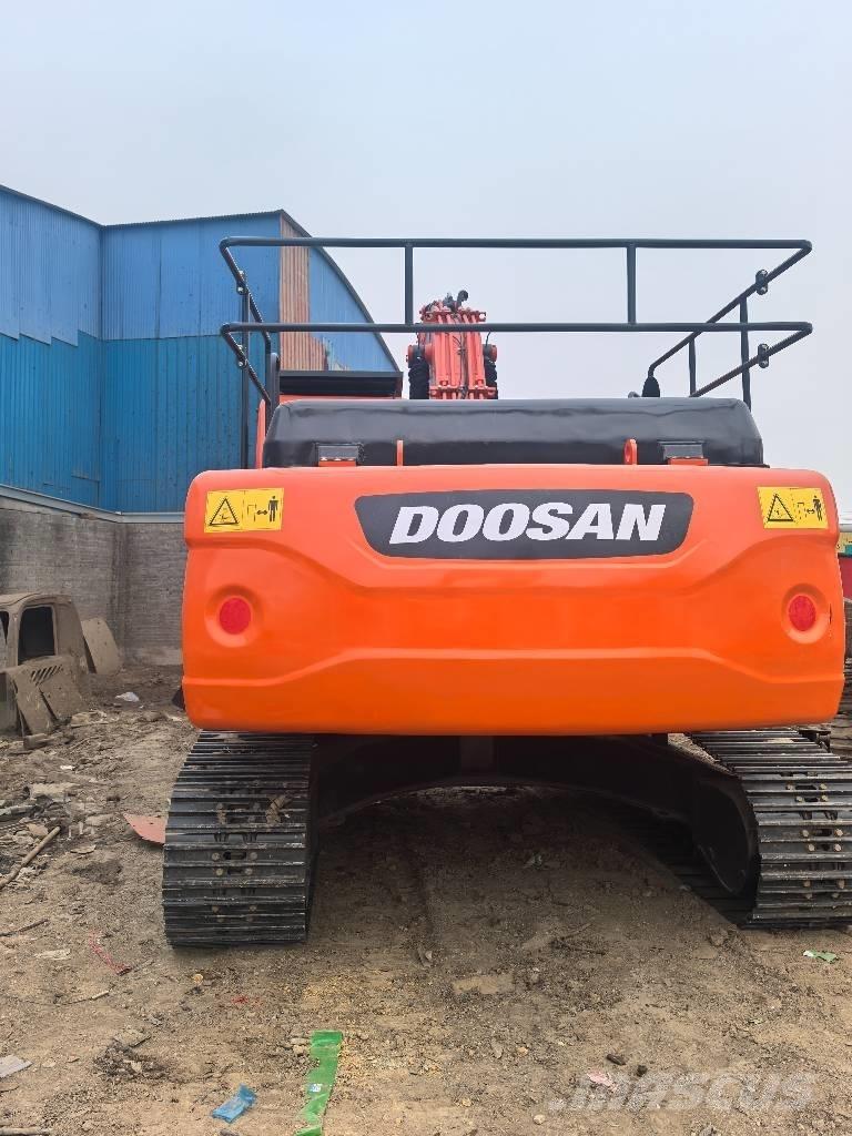 Doosan DX300LC Raupenbagger