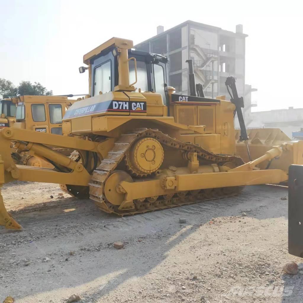 CAT D7H Bulldozer