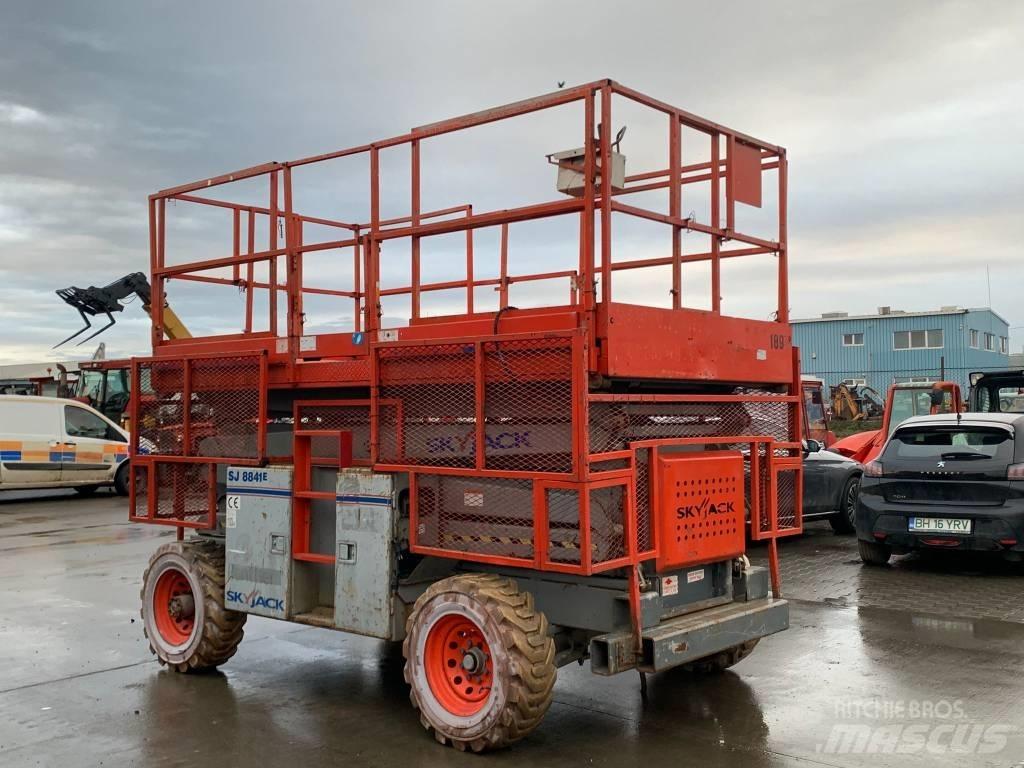 SkyJack SJ 8841 Scheren-Arbeitsbühnen
