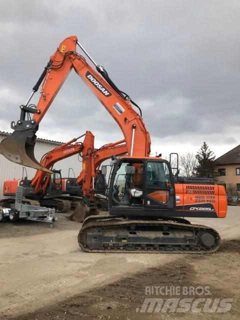 Doosan DX225LC-5 Raupenbagger