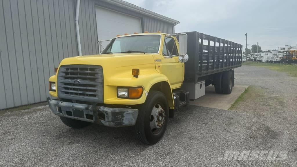 Ford F 700 Pritschenwagen/Pritschenwagen mit Seitenklappe