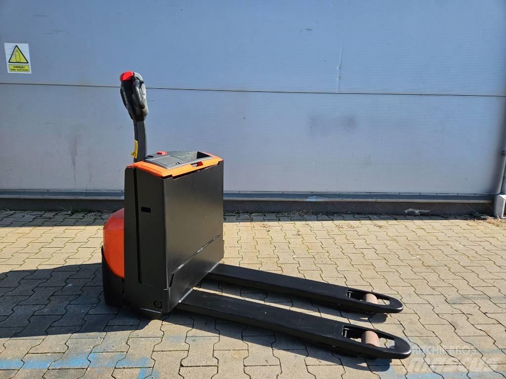BT LWE 140 Niedergabelstapler
