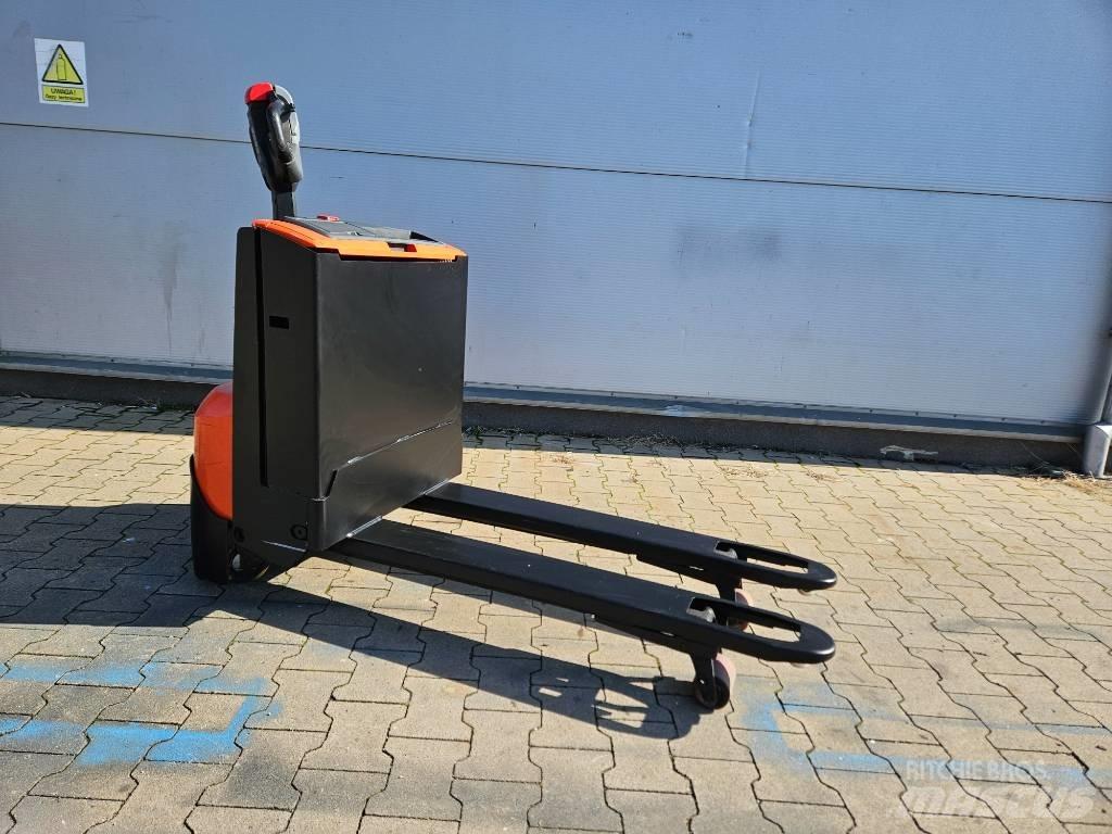 BT LWE 140 Niedergabelstapler