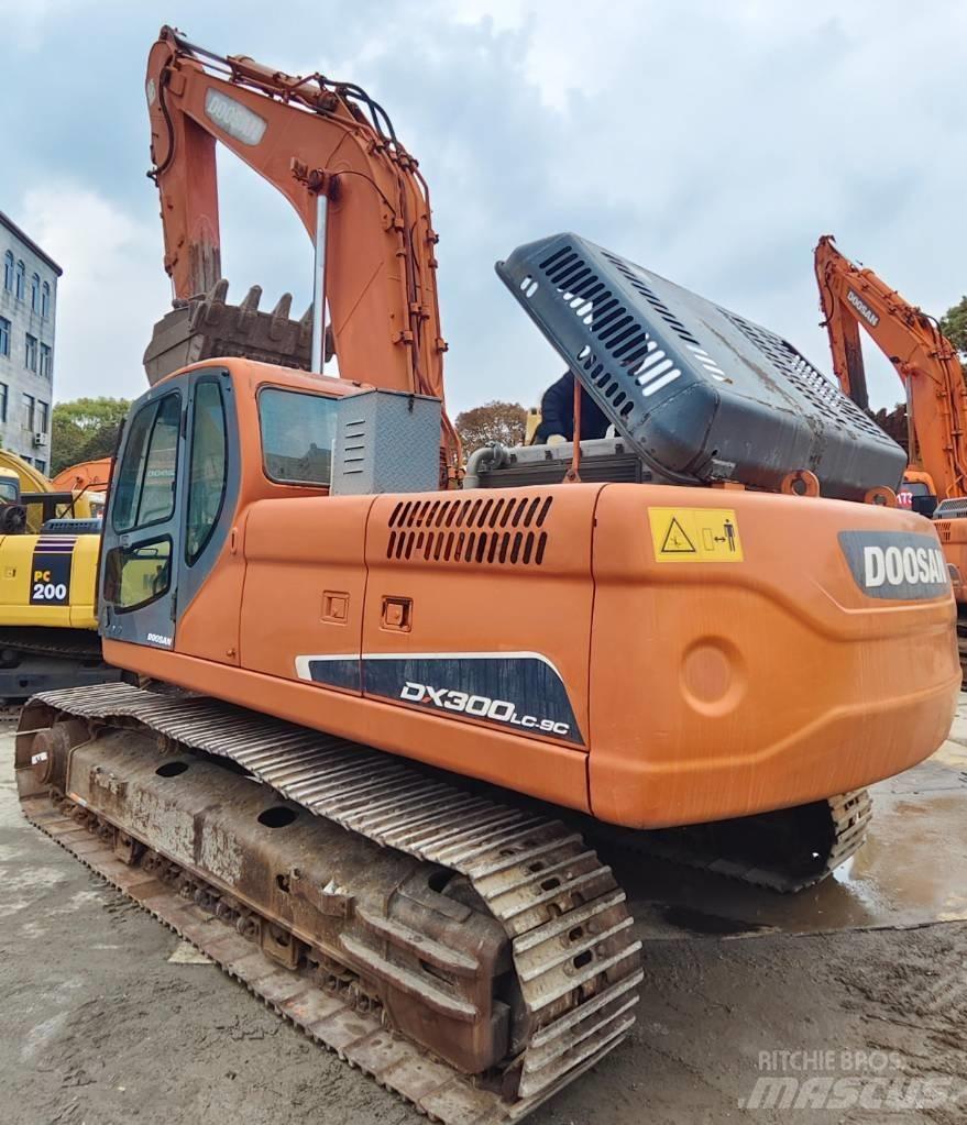 Doosan DX 300 LC Raupenbagger