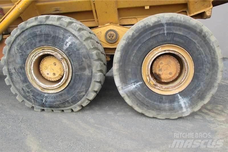 Bell B40D 6X6 Dumper - Knickgelenk