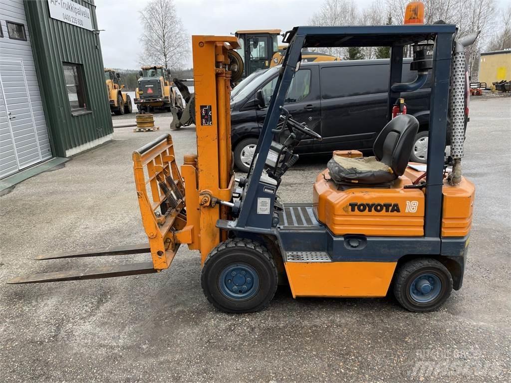 Toyota 02-5FD18 Diesel Stapler