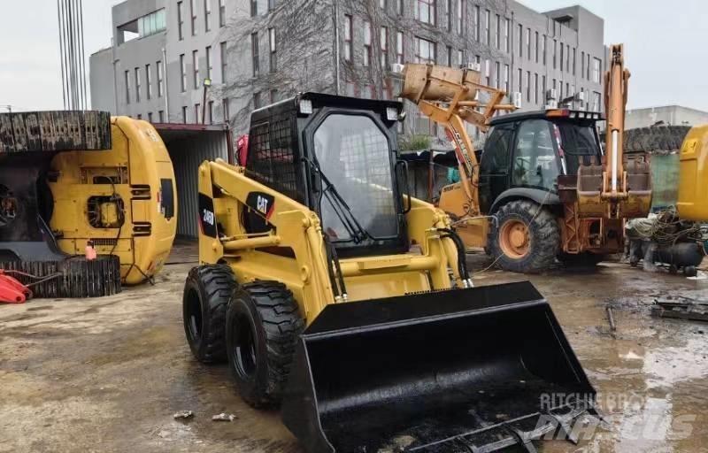 CAT 246D Kompaktlader