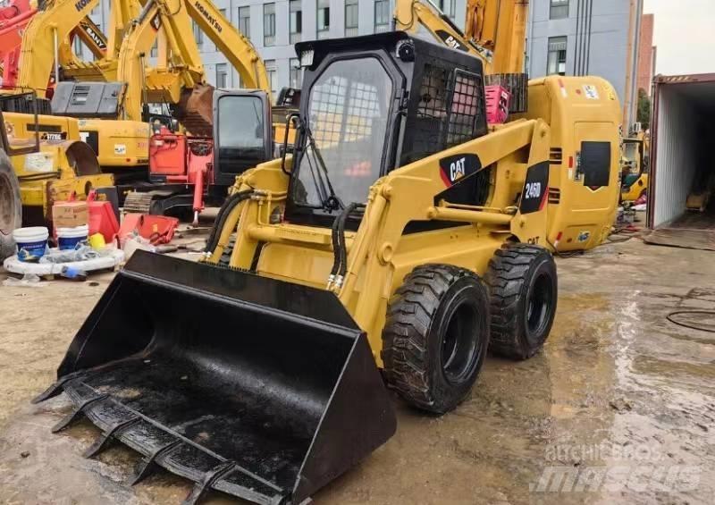 CAT 246D Kompaktlader