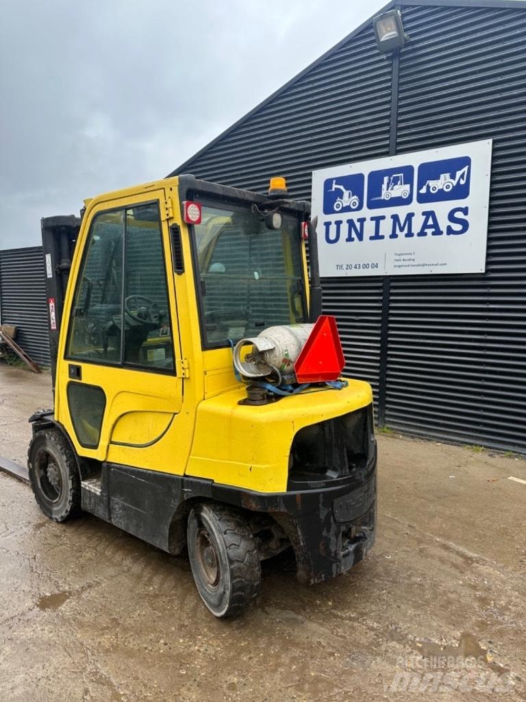 Hyster H3.0FT Gas Stapler