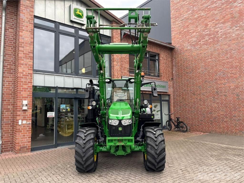 John Deere 6110M Traktoren