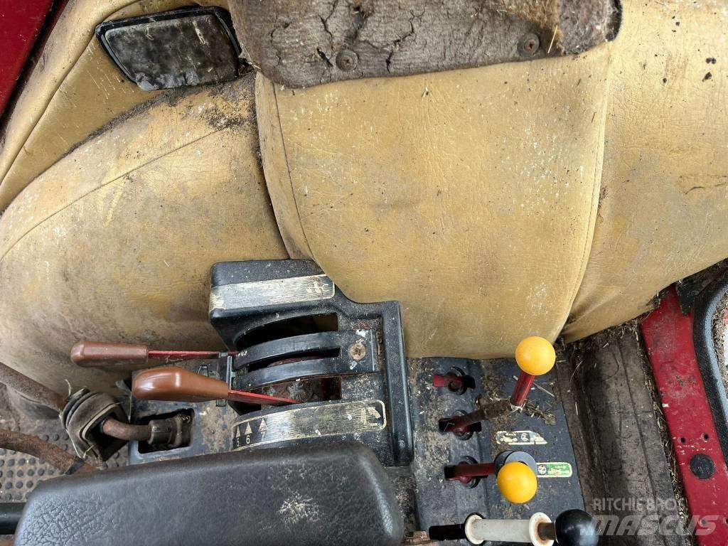International 845 XL Traktoren