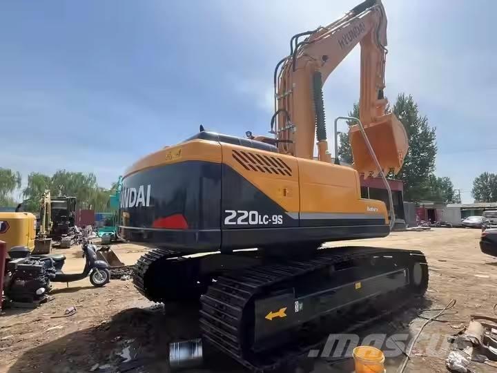 Hyundai 220 LC  9s Raupenbagger