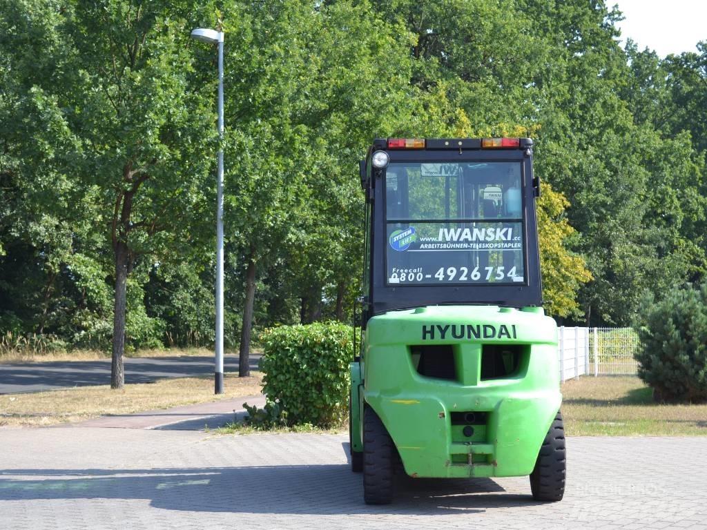 Hyundai 30 D-7 Diesel Stapler