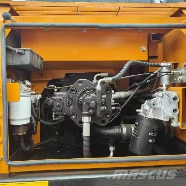 Sany SY215C Raupenbagger