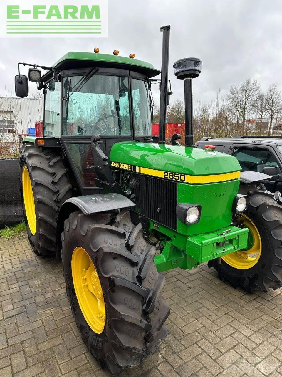 John Deere 2850 Traktoren