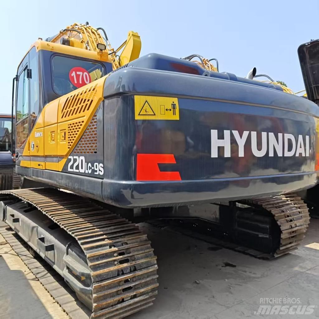 Hyundai Robex 220-9 Raupenbagger