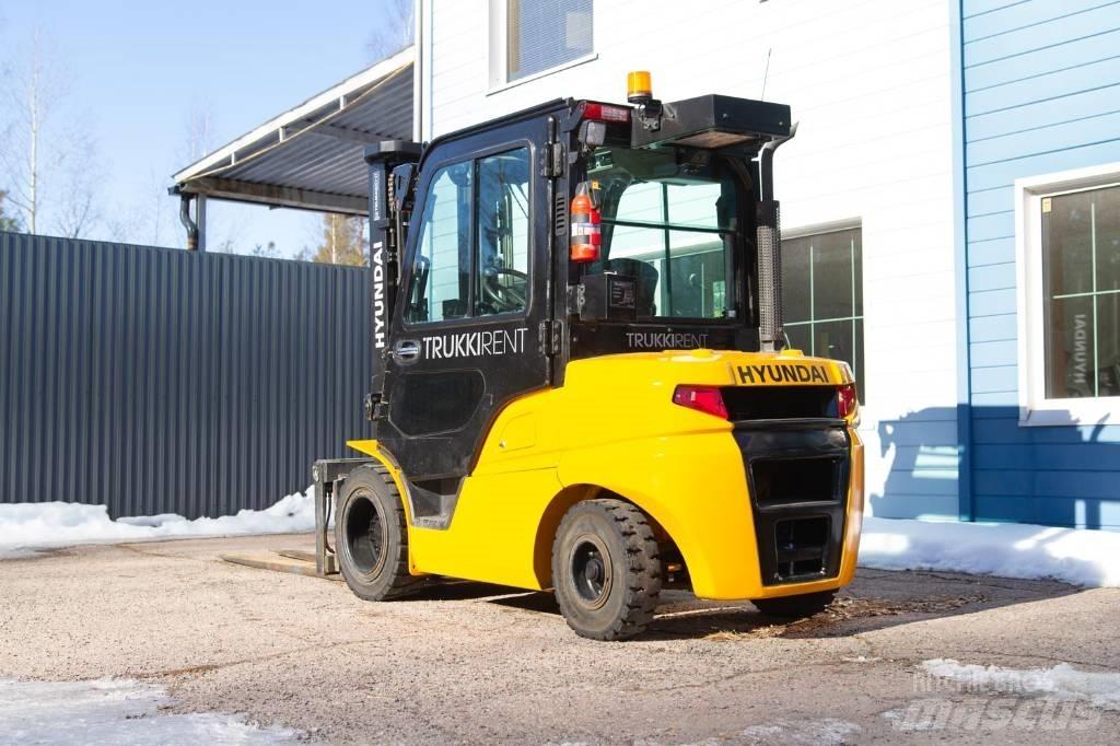 Hyundai 35 DA-9 Diesel Stapler
