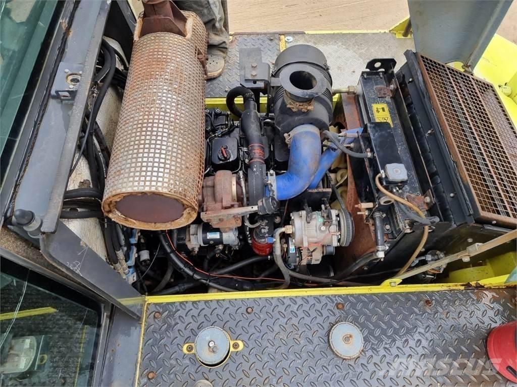 Ammann AP 240 Gummiradwalzen