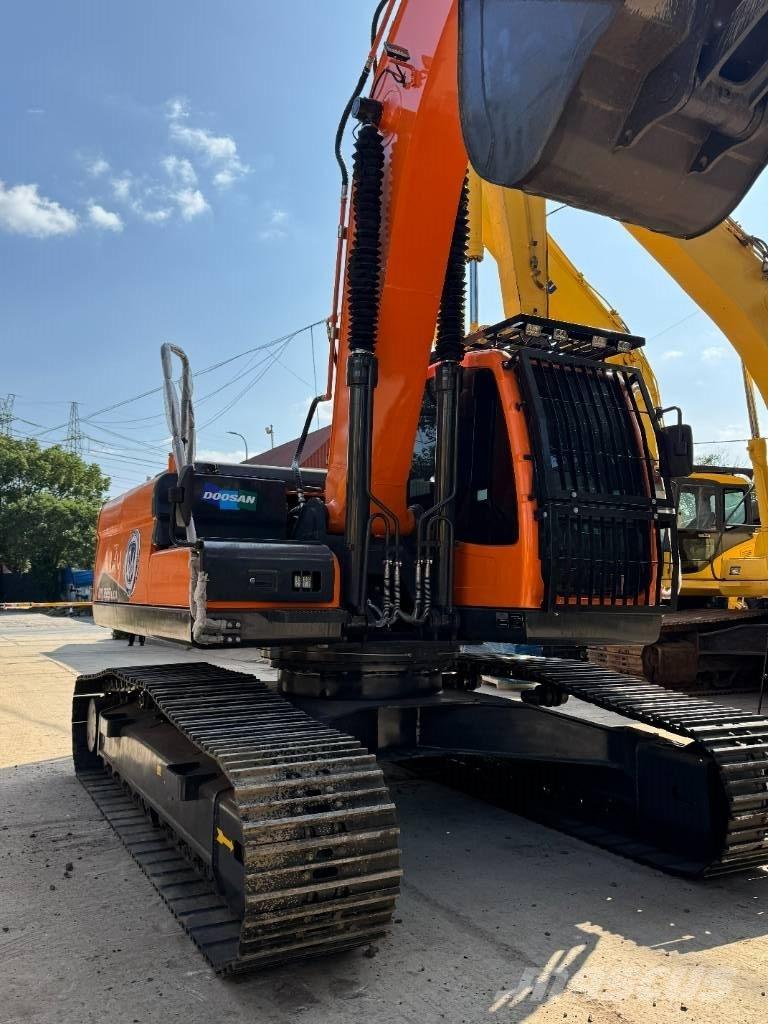 Doosan DX 225 LCA Raupenbagger
