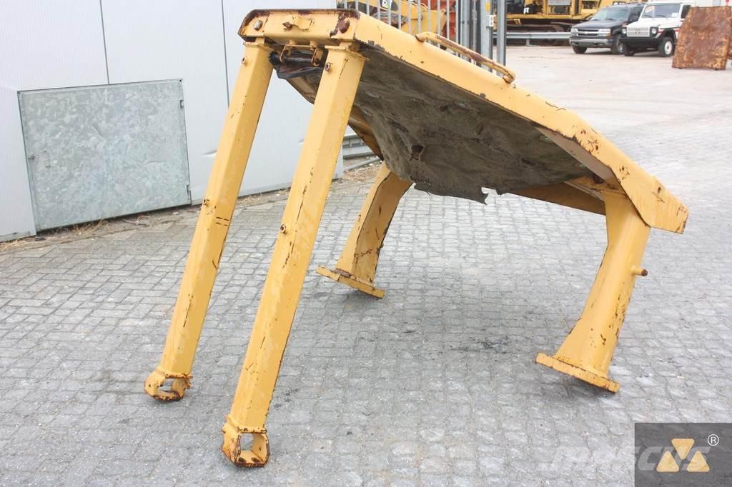 CAT D8N O-rops cab Kabinen