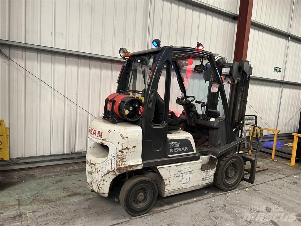 Nissan U1D2A25 Gas Stapler