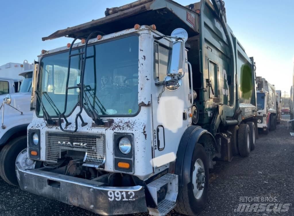 Mack MR600 Müllwagen