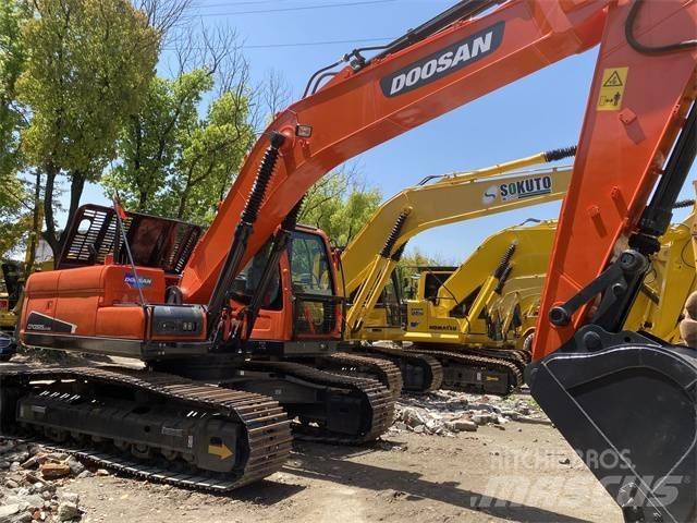 Doosan DX 225 LC Raupenbagger