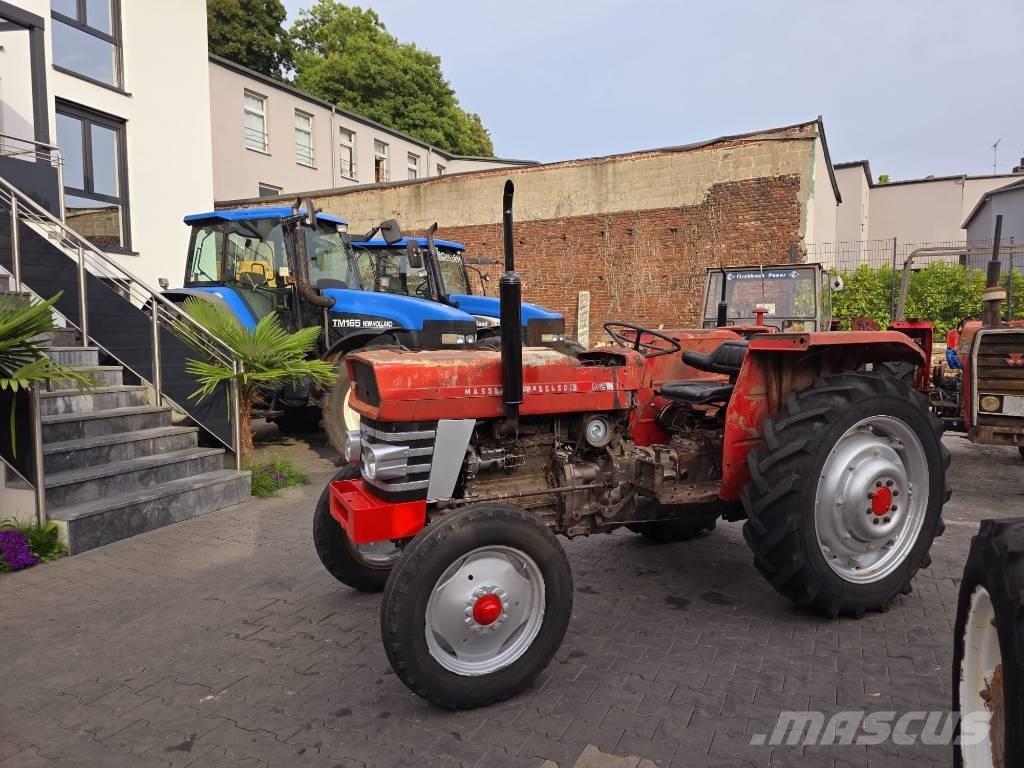 Massey Ferguson 158 Traktoren