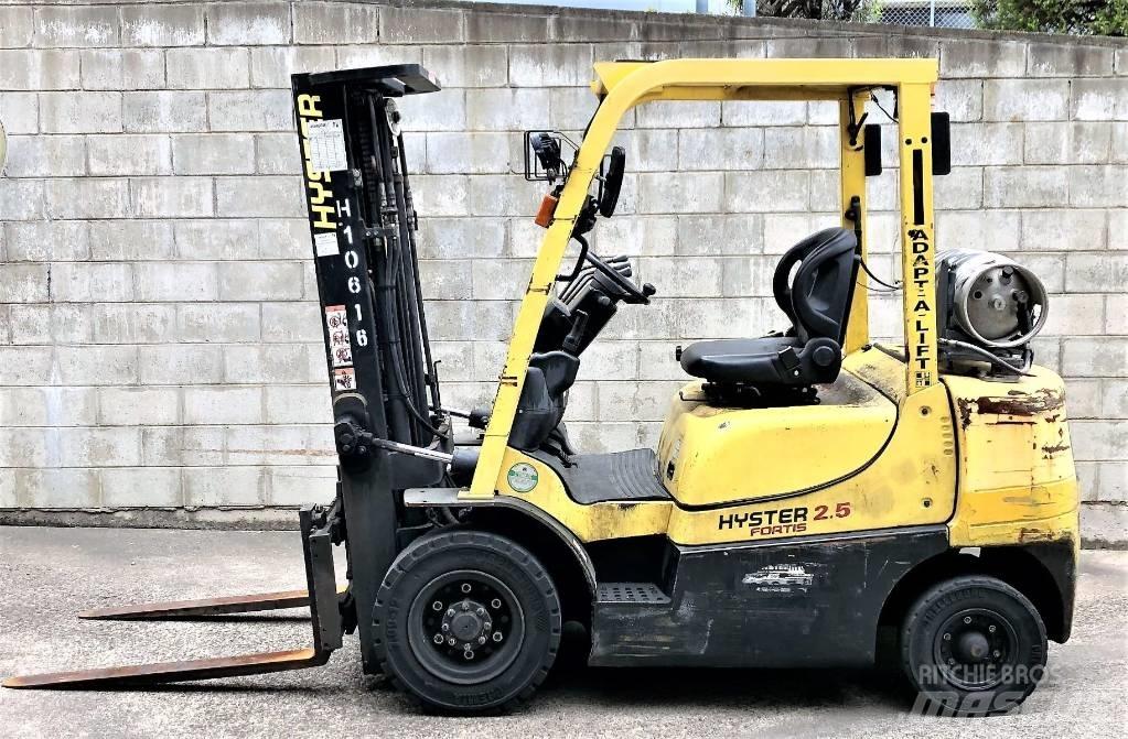 Hyster H2.5TX Gas Stapler