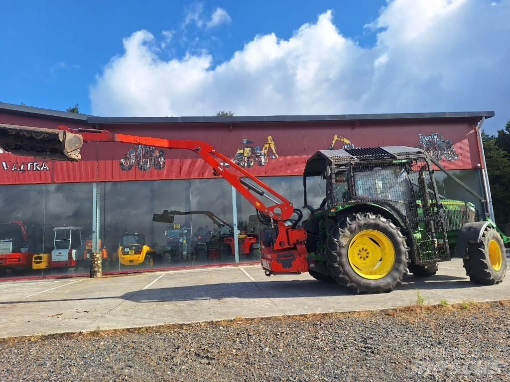 John Deere 6115 R Traktoren