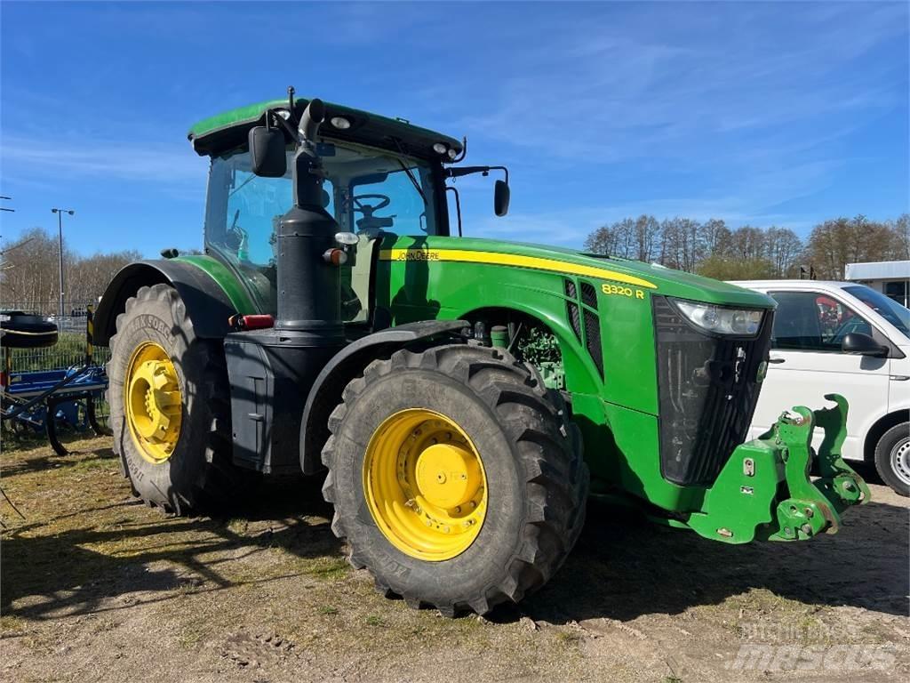 John Deere 8320 R Traktoren