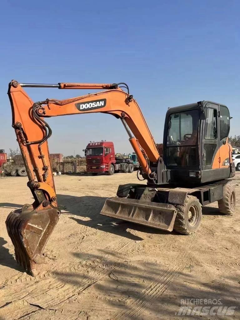 Doosan DX60W Mobilbagger