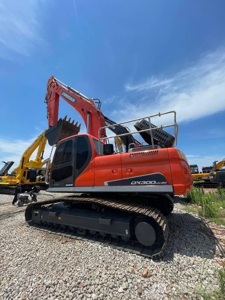 Doosan DX 300 LC Raupenbagger