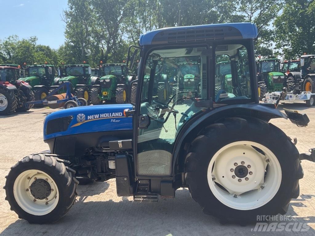 New Holland T 4.85 Traktoren