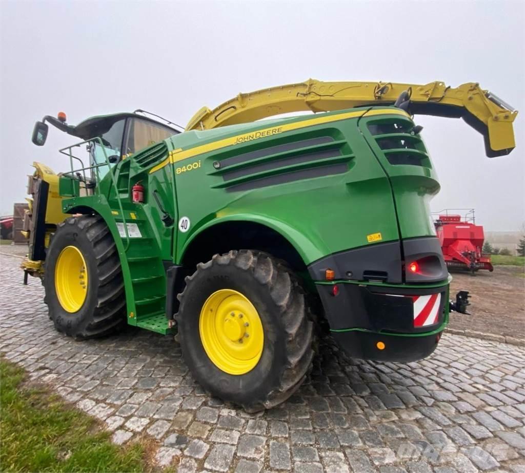 John Deere 8400i Selbstfahrende Häcksler