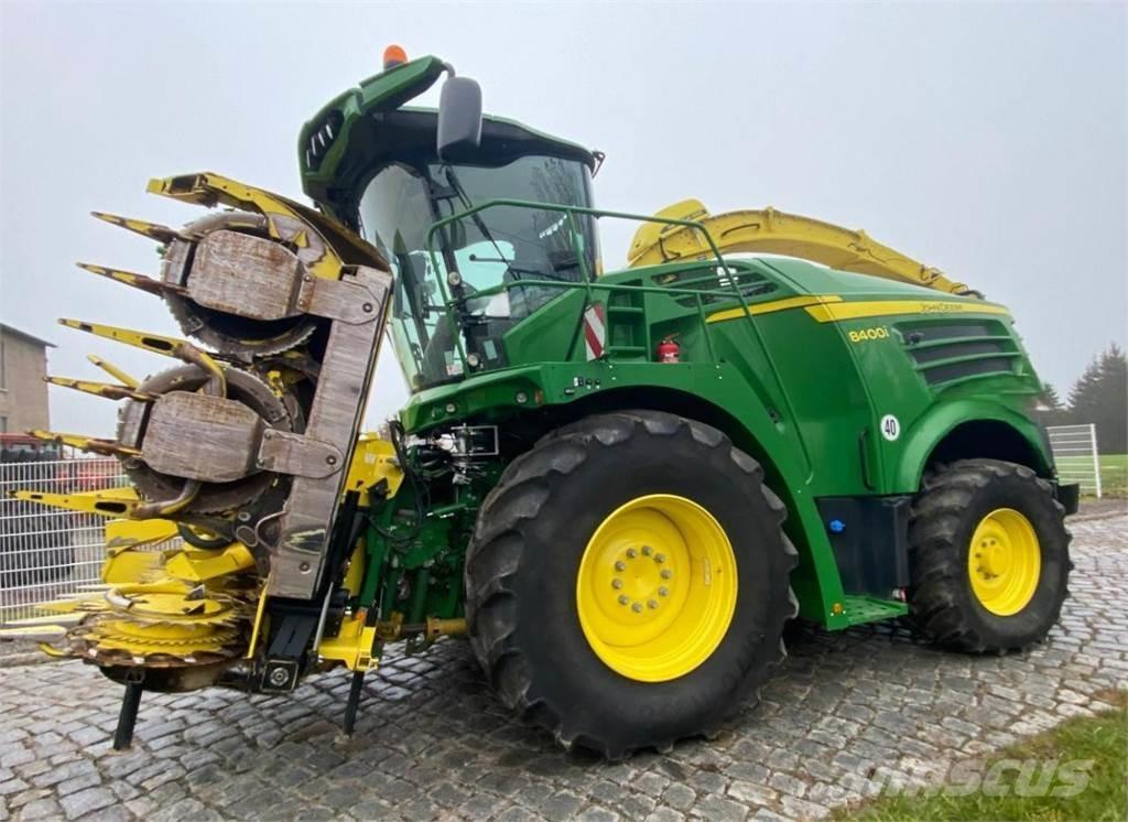 John Deere 8400i Selbstfahrende Häcksler