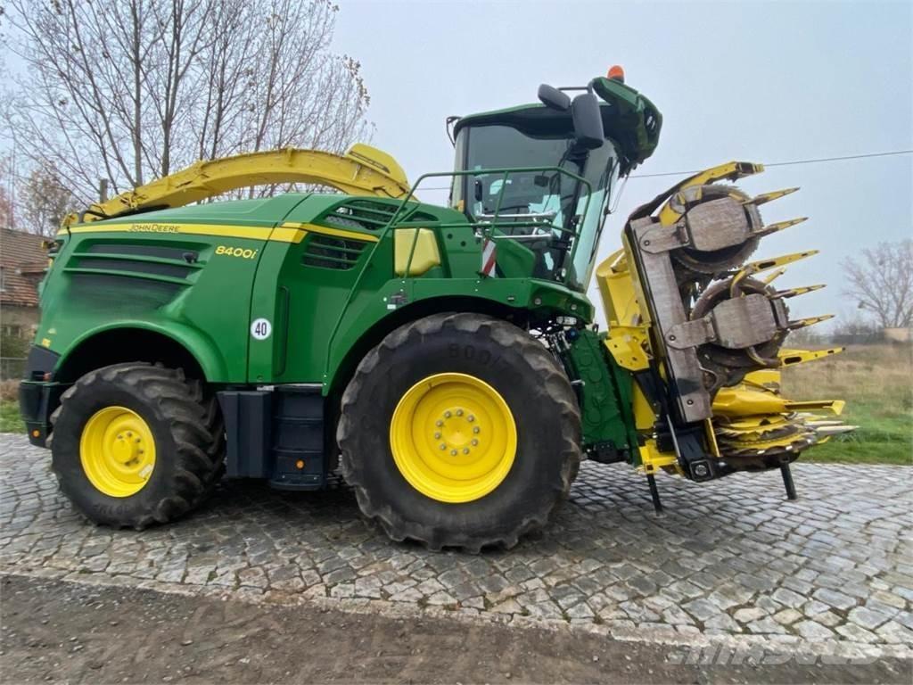 John Deere 8400i Selbstfahrende Häcksler