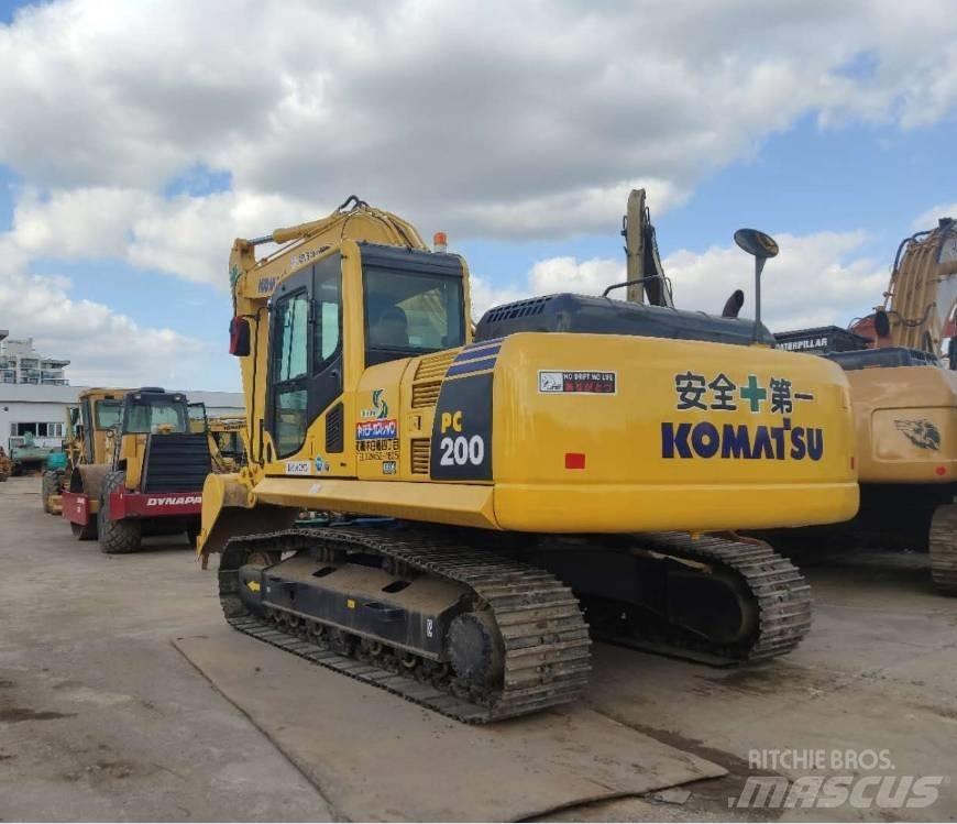Komatsu PC 220-8 Raupenbagger