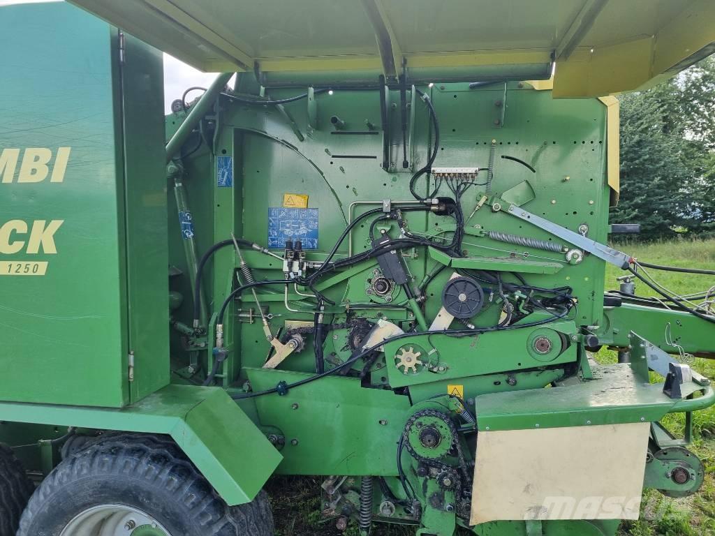 Krone Comprima F125 Rundballenpressen