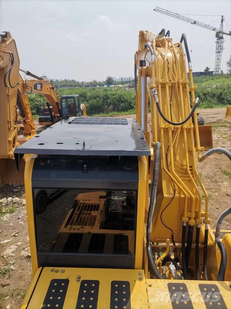 Komatsu PC 220-8 Raupenbagger