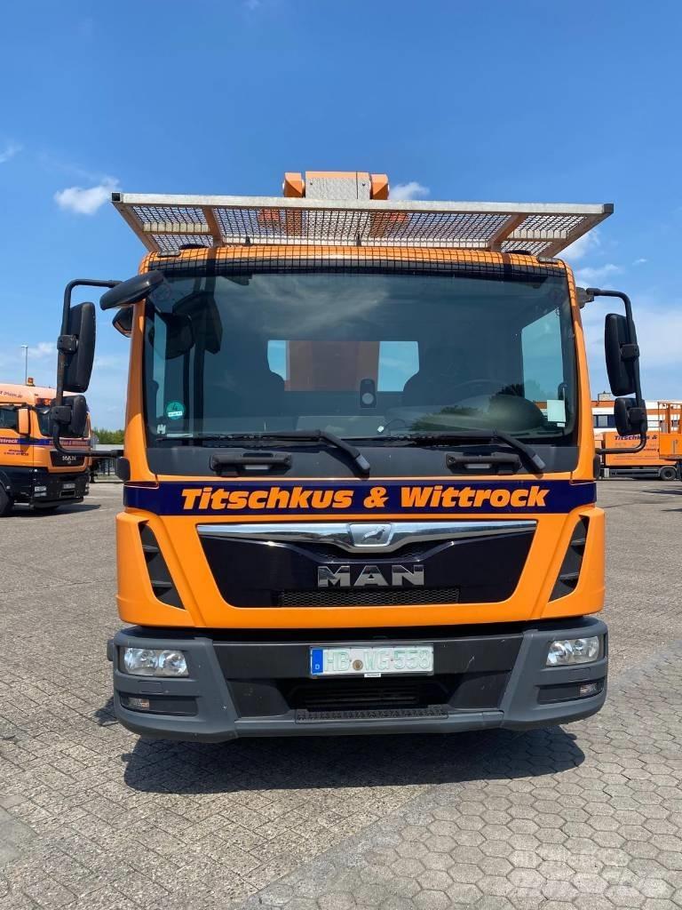Palfinger P 300 LKW-Arbeitsbühnen